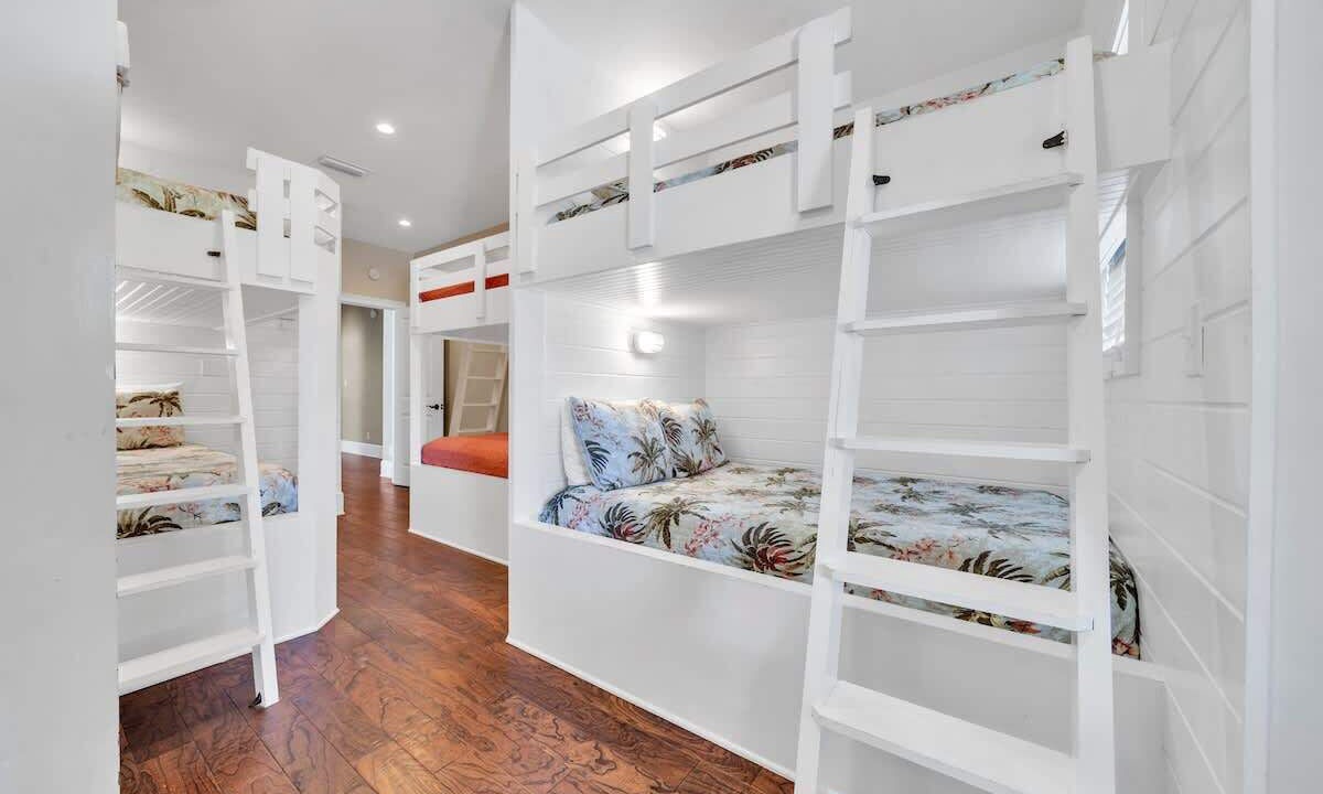 Photo of Bedroom in Frangista Beach