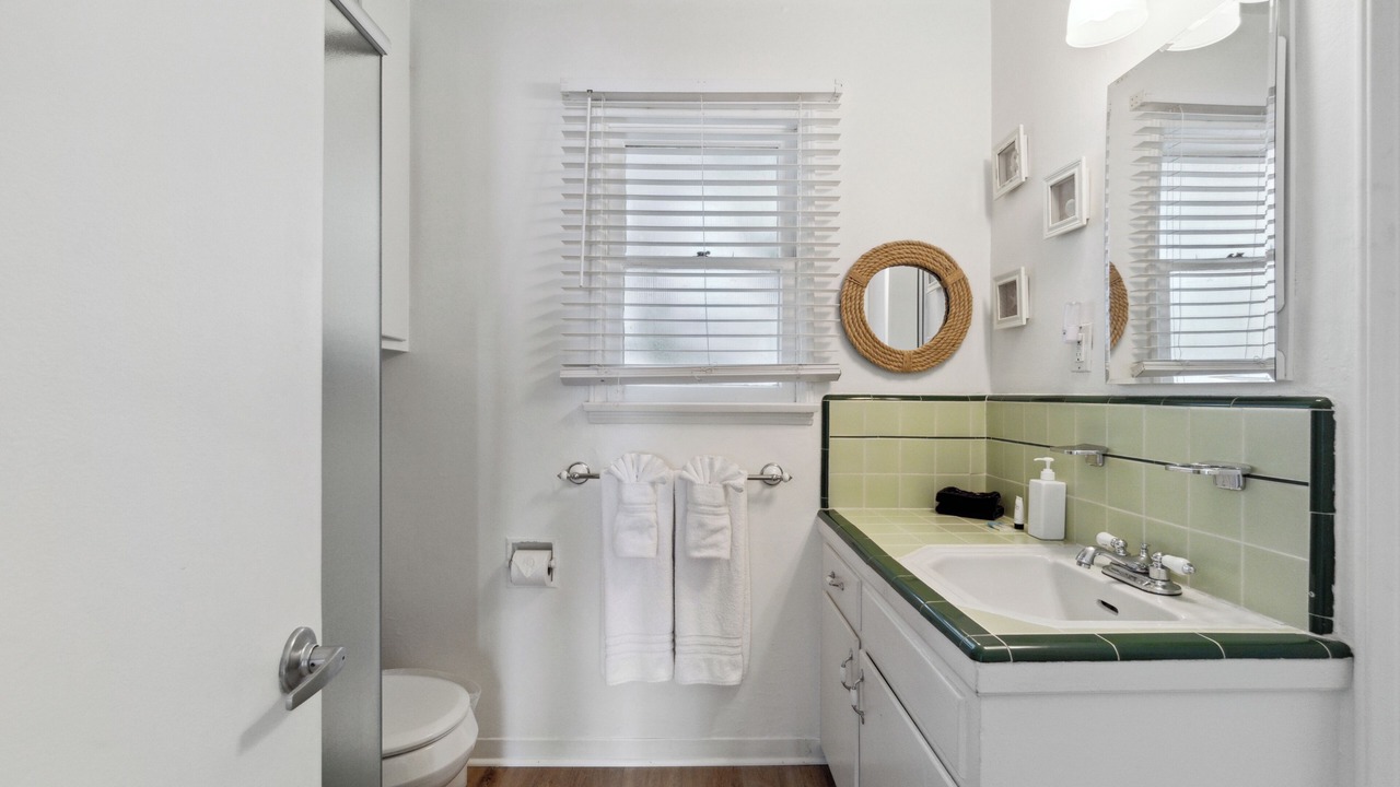 Photo of Bathroom in Eastern Malibu