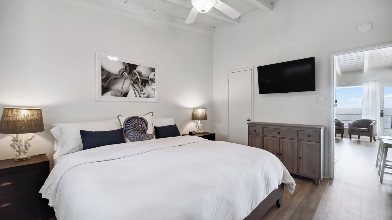 Photo of Bedroom in Eastern Malibu