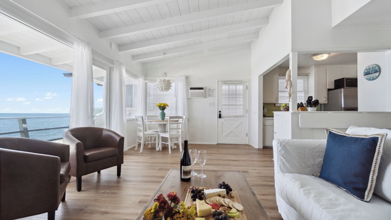 Photo of Livingroom in Eastern Malibu