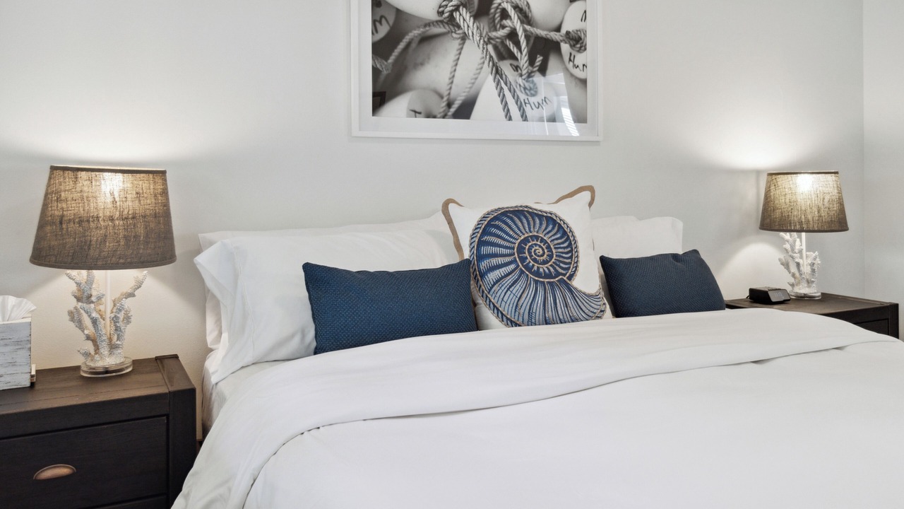 Photo of Bedroom in Eastern Malibu