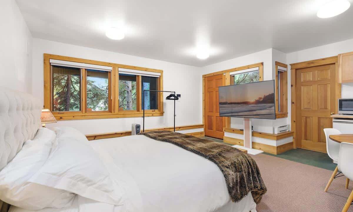Photo of Bedroom in Blueberry Hill