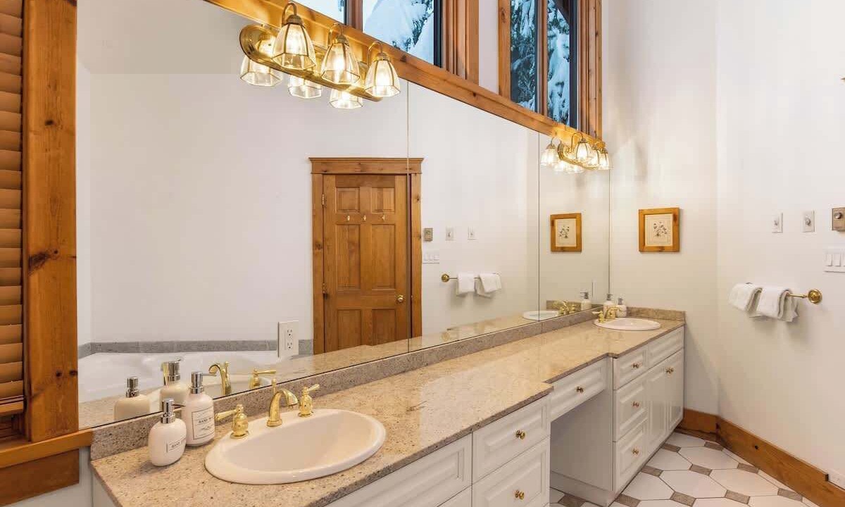 Photo of Bathroom in Blueberry Hill