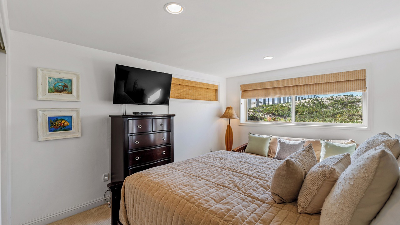 Photo of Bedroom in Silver Strand