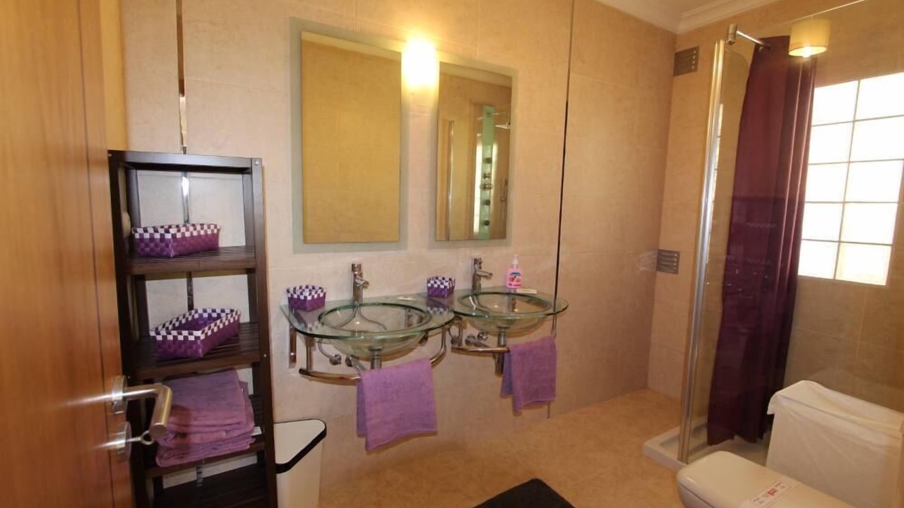 Photo of Bathroom in Quarteira