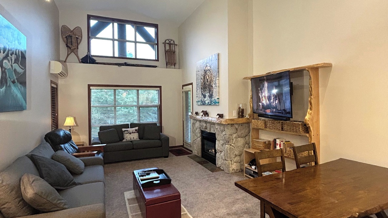 Photo of Livingroom in Upper Village