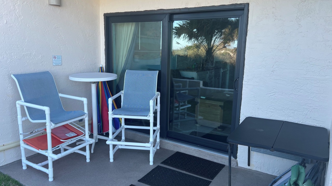 Photo of Patio Balcony in Crescent Beach