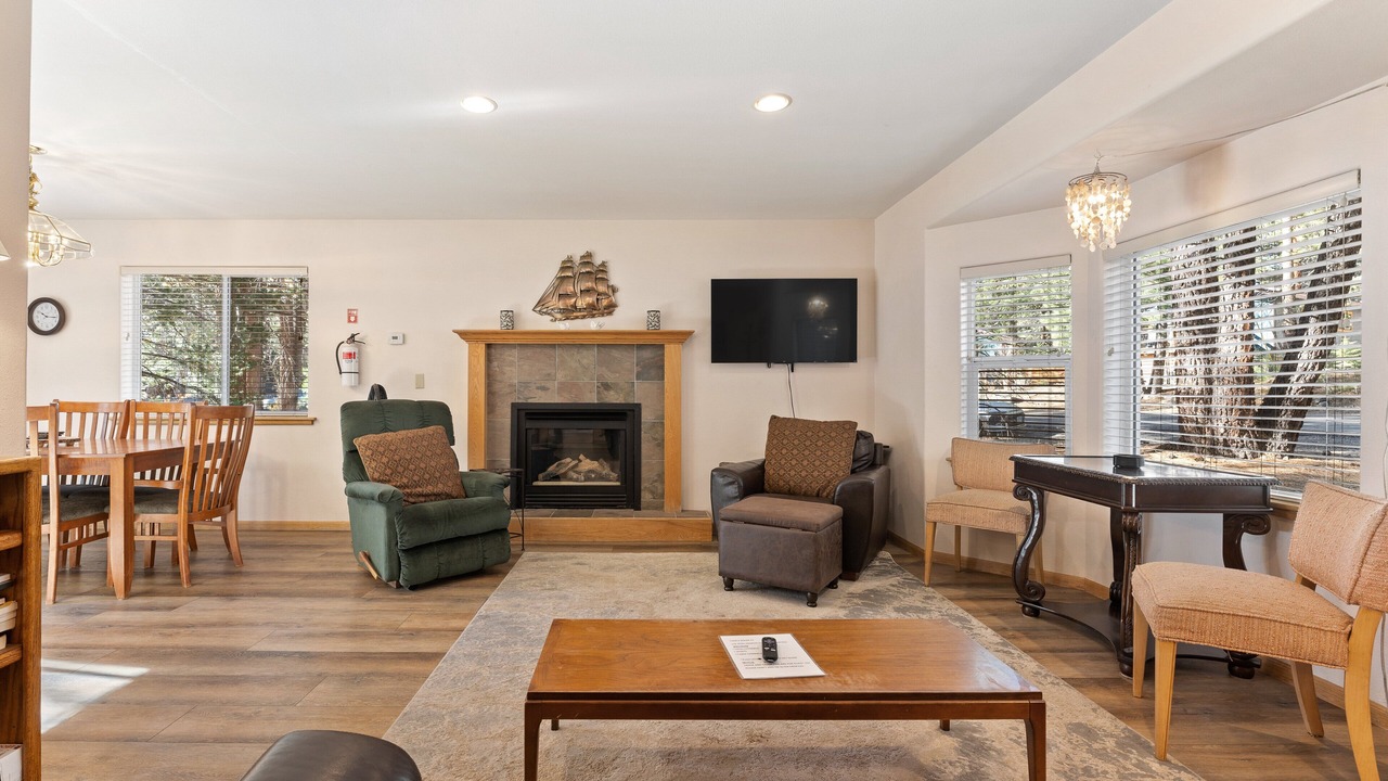 Photo of Livingroom in Pioneer Trail