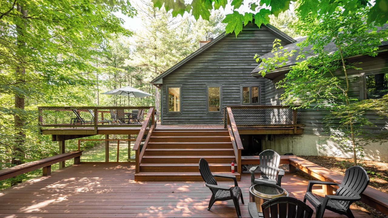 Photo of Patio Balcony in Suttons Bay