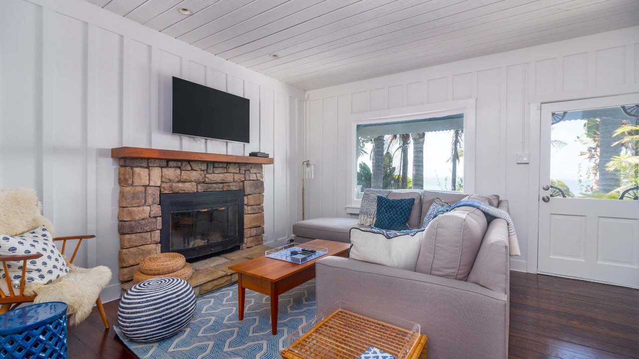Photo of Livingroom in Summerland