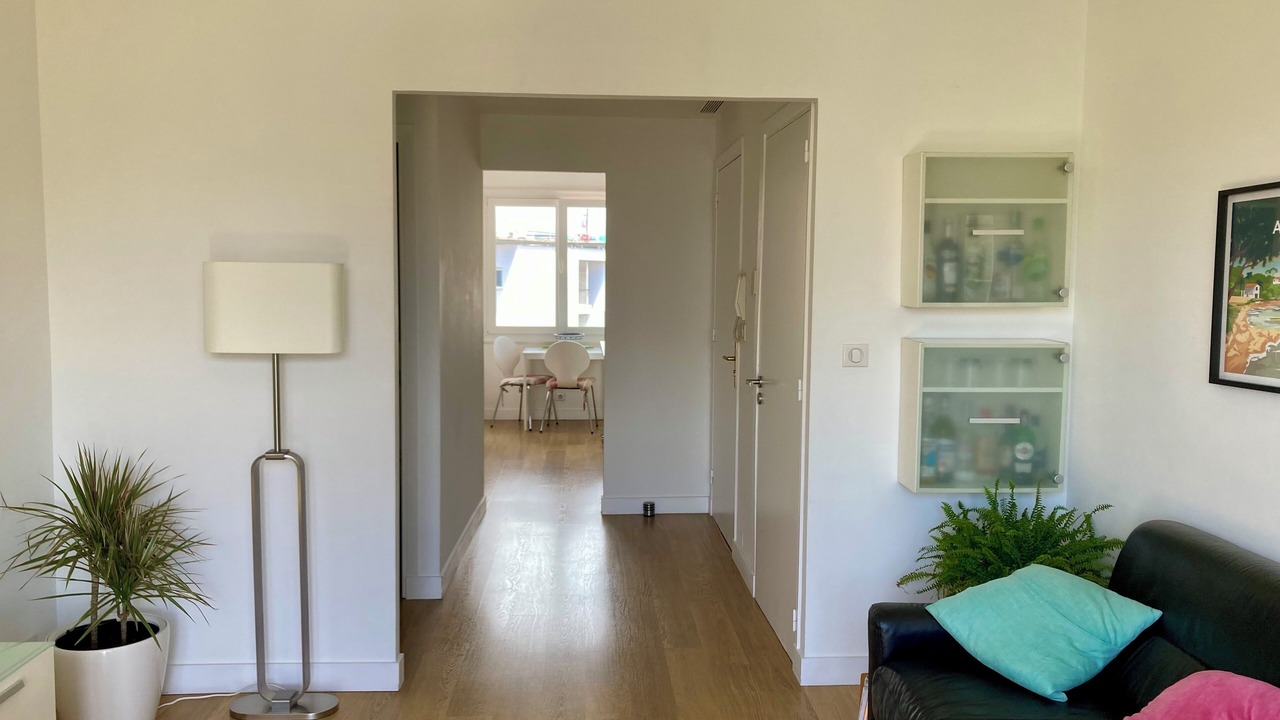 Photo of Bedroom in Antibes City Centre