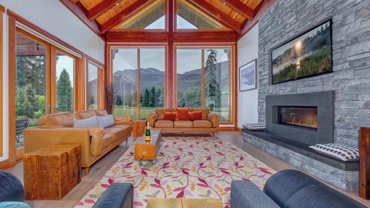 Photo of Livingroom in Whistler
