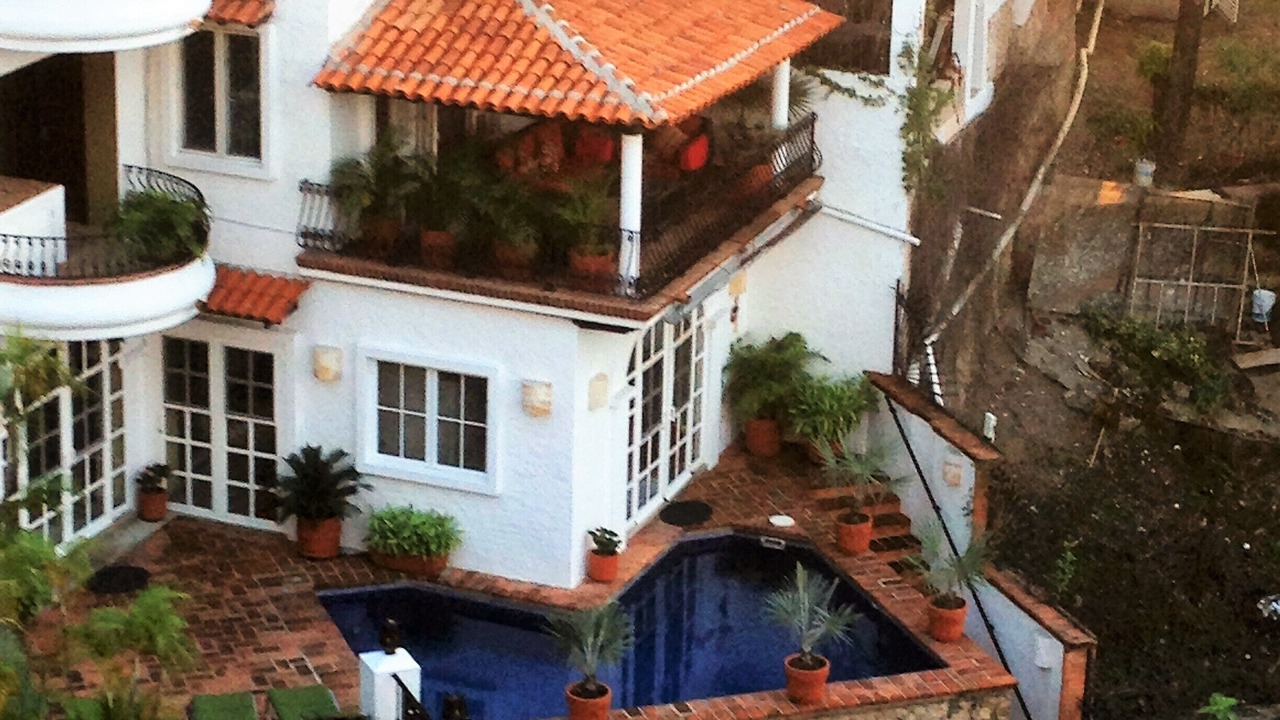 Photo of Outdoor in Romantic Zone