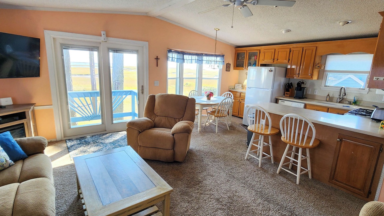 Photo of Livingroom in Assateague Pointe