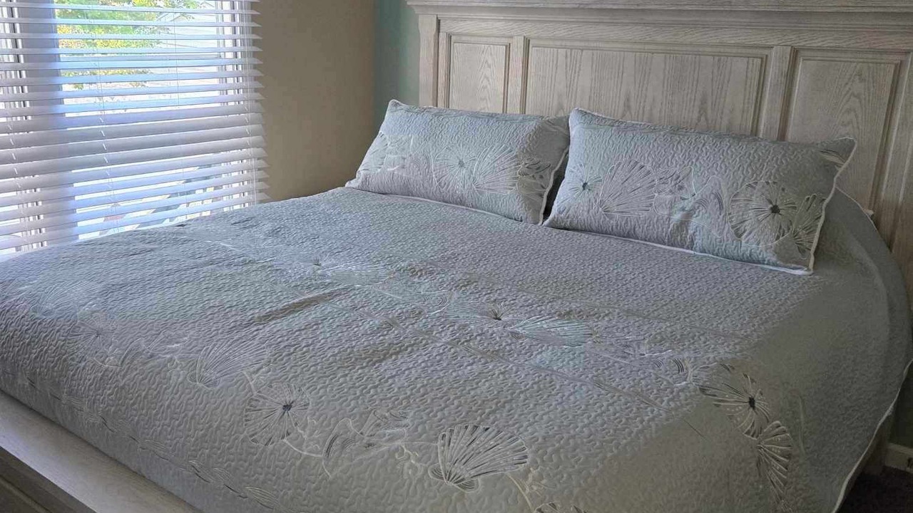 Photo of Bedroom in Assateague Pointe
