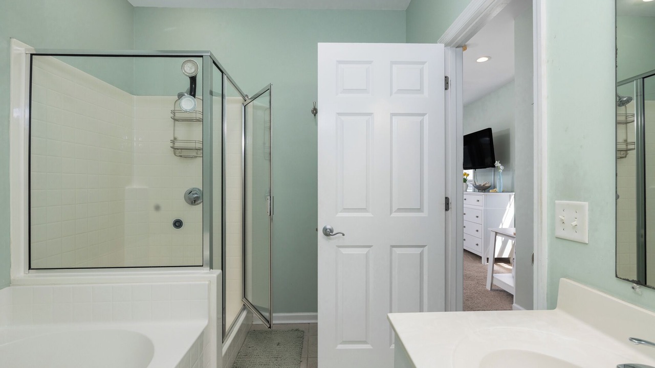 Photo of Bathroom in Waters Edge