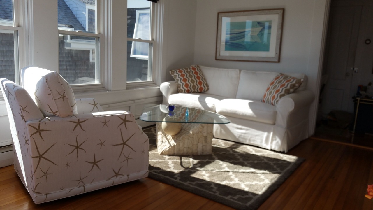 Photo of Livingroom in Commercial Street