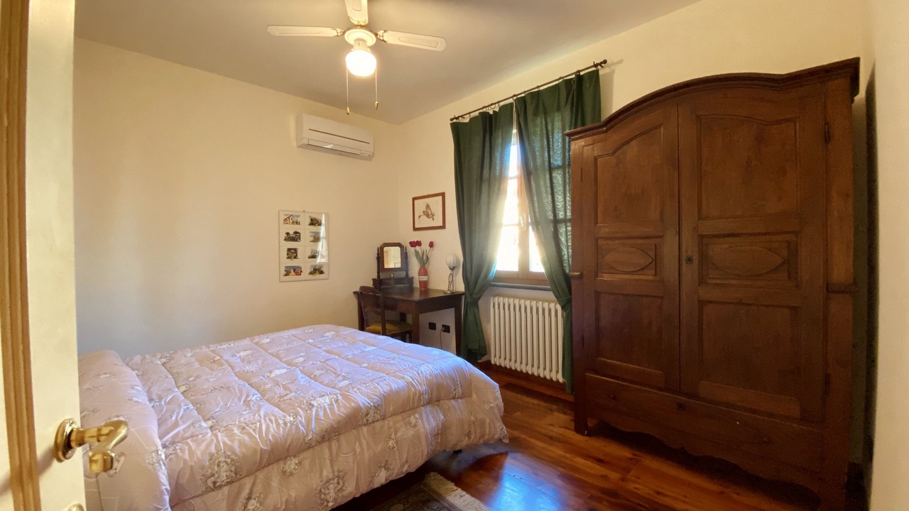 Photo of Bedroom in Montelopio