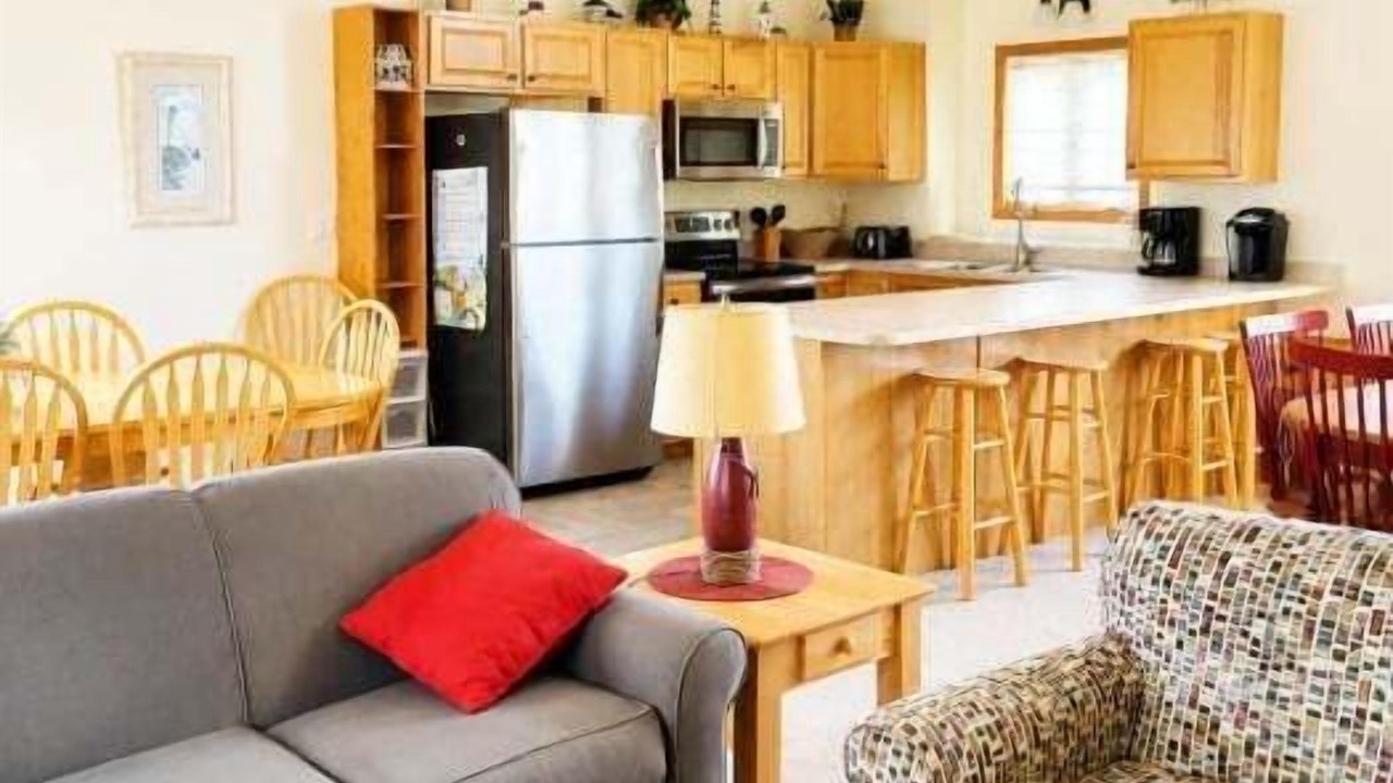 Photo of Livingroom in Monteray Shores