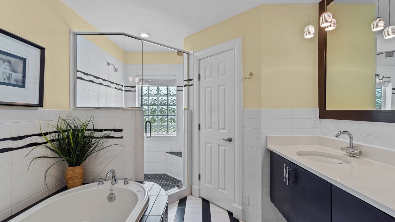 Photo of Bathroom in Corolla