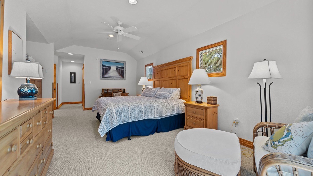 Photo of Bedroom in Monteray Shores