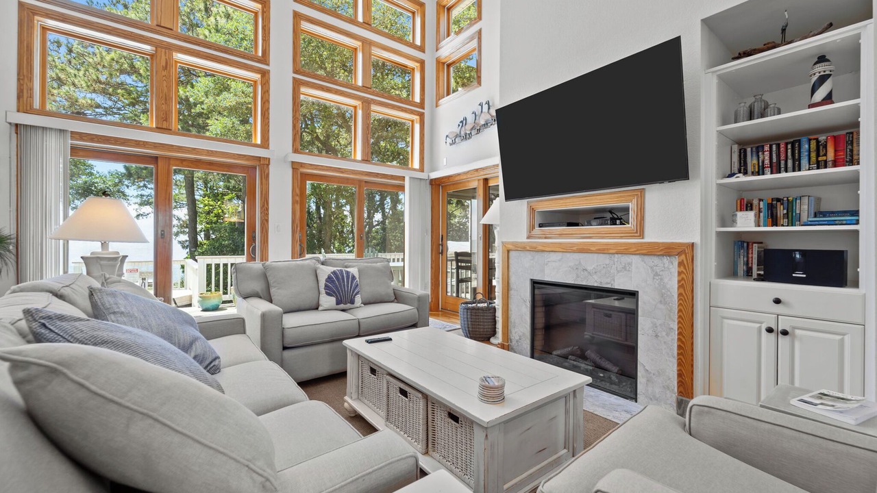 Photo of Livingroom in Monteray Shores