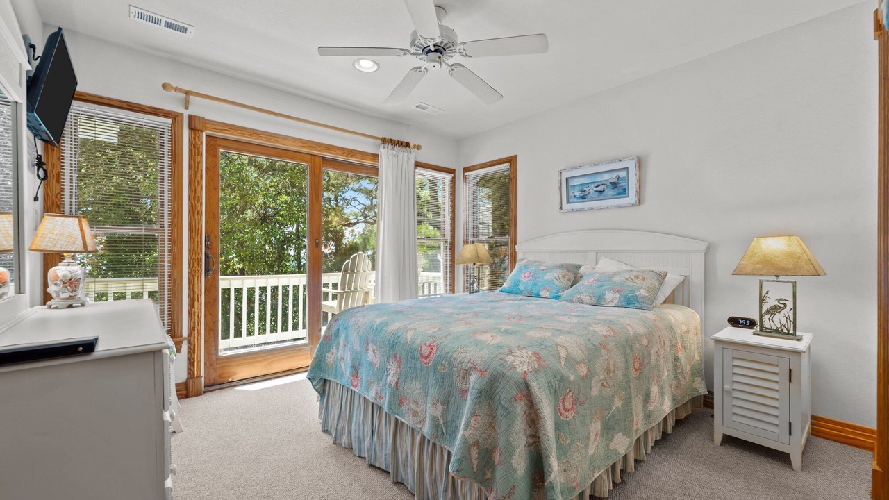 Photo of Bedroom in Monteray Shores
