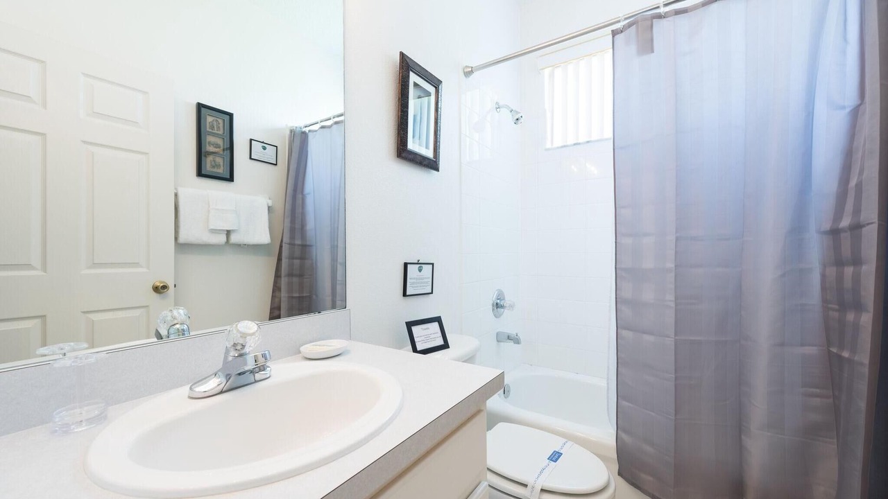 Photo of Bathroom in Bridgewater Crossing