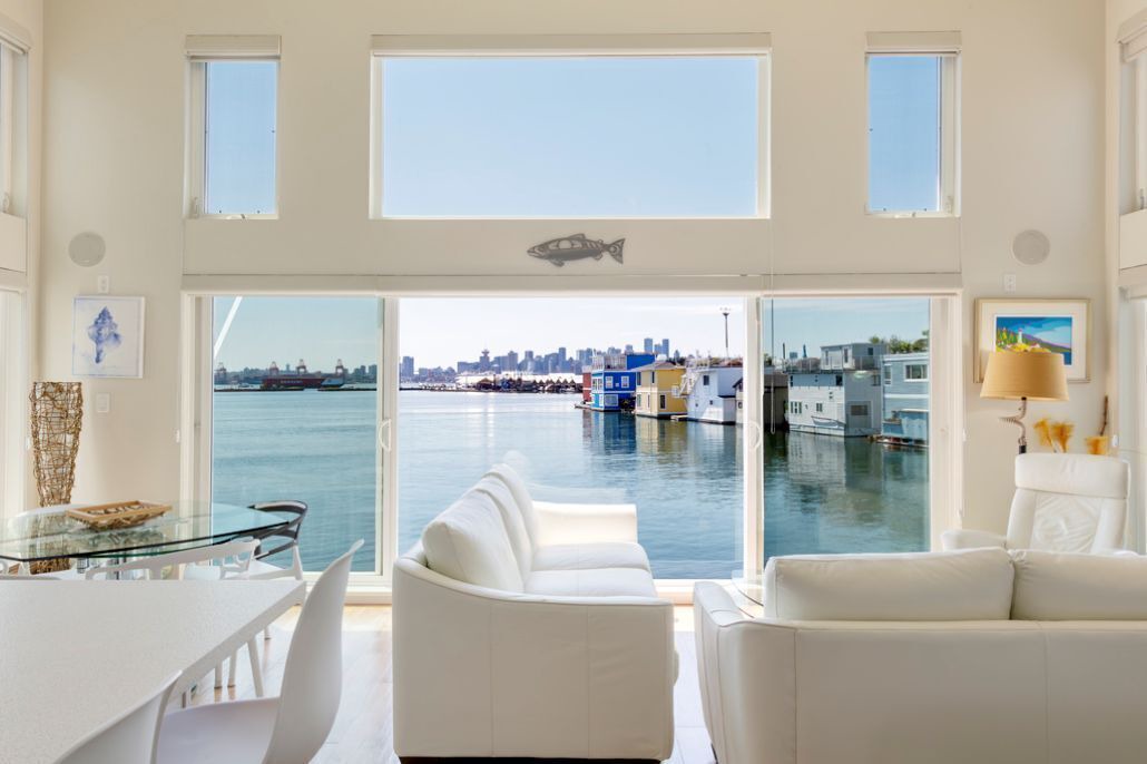 Photo of Livingroom in Lower Lonsdale
