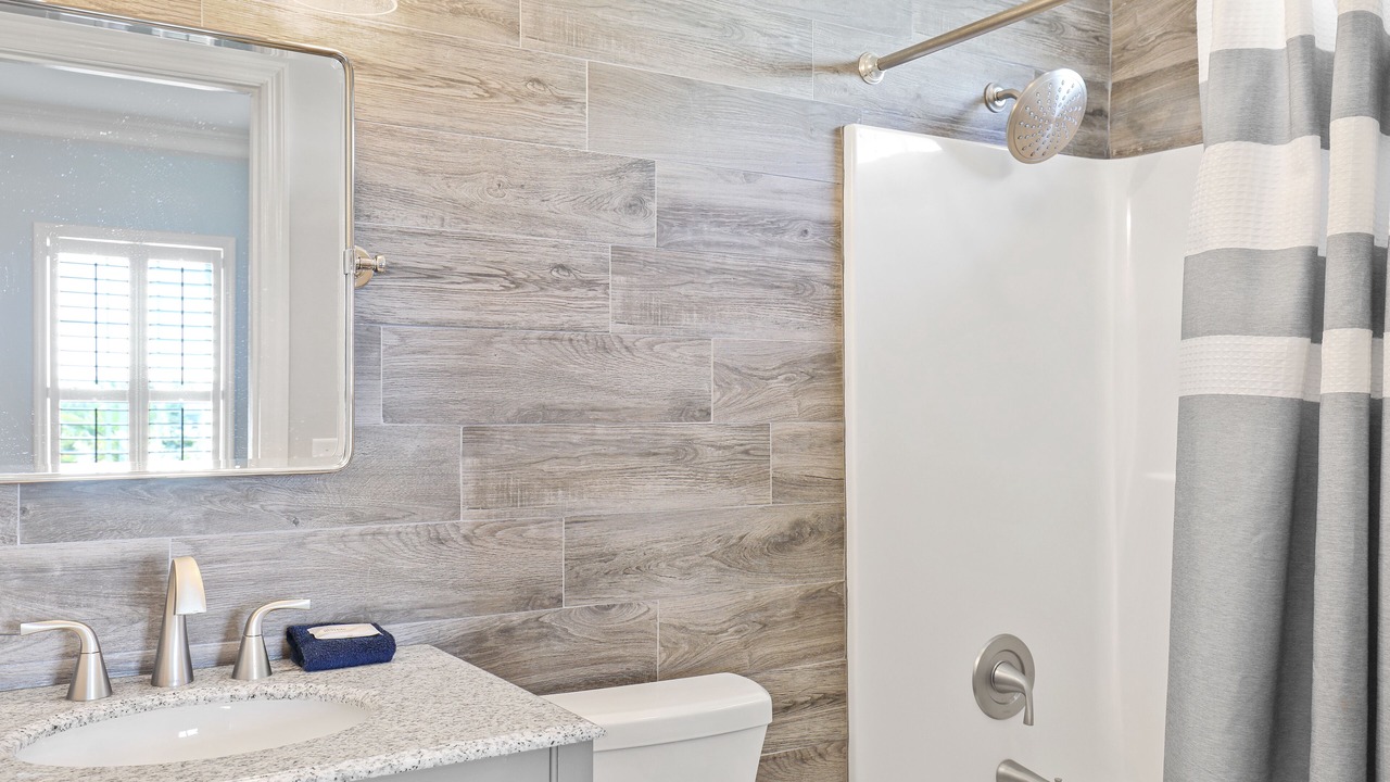 Photo of Bathroom in Waters Edge