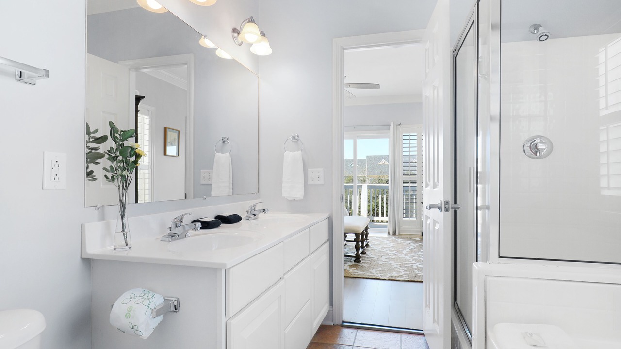 Photo of Bathroom in Waters Edge