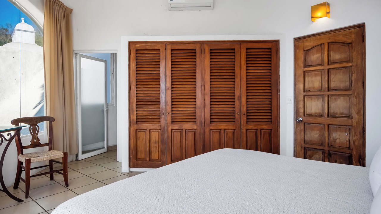 Photo of Bedroom in South Shore Hotel Area