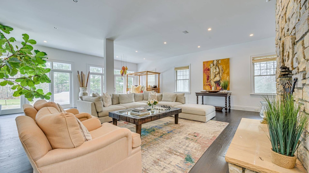 Photo of Livingroom in Wainscott