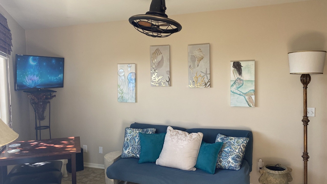Photo of Livingroom in Arch Beach Heights