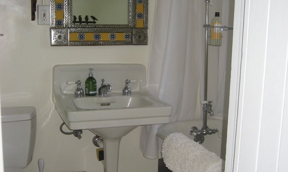 Photo of Bathroom in Oak Park