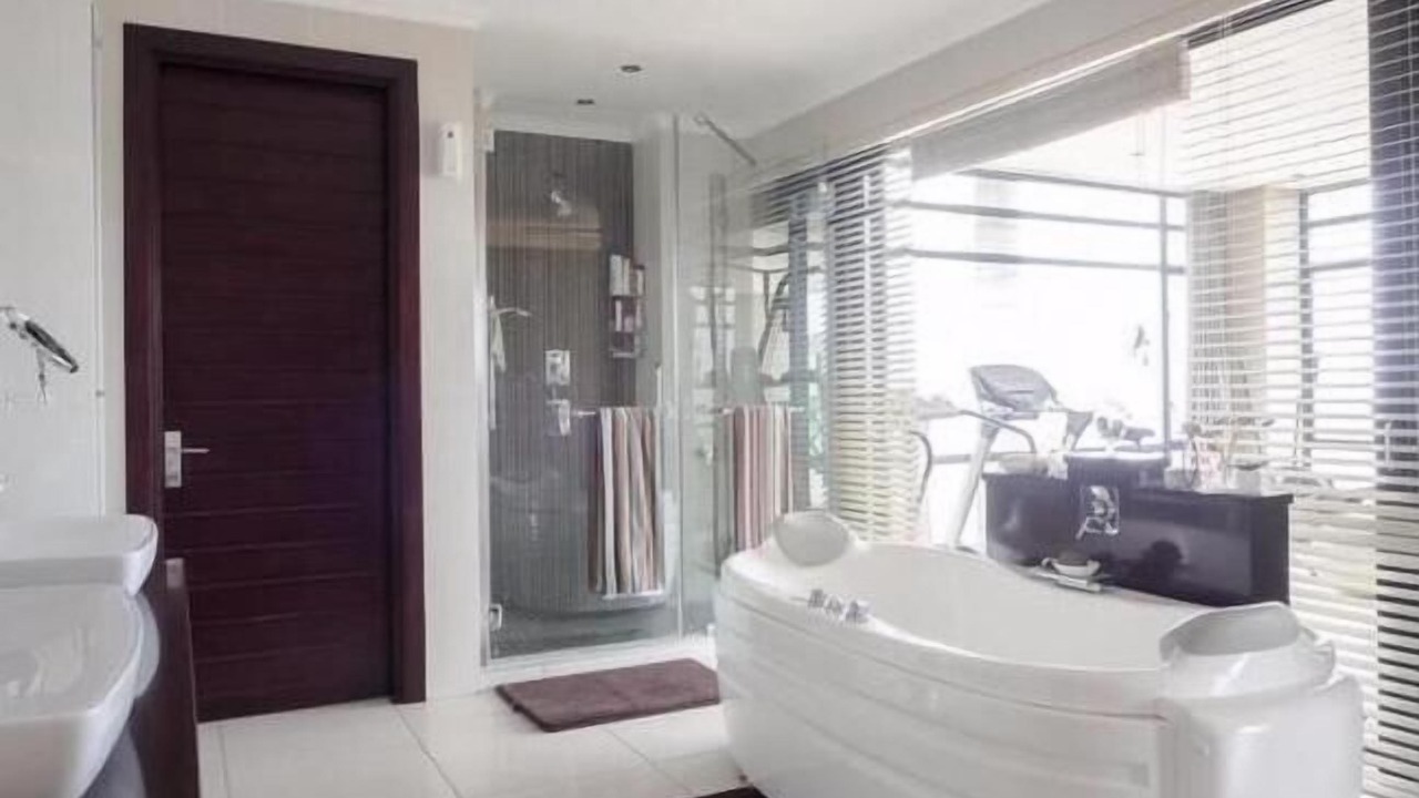 Photo of Bathroom in Greater Johannesburg Metropolitan Area