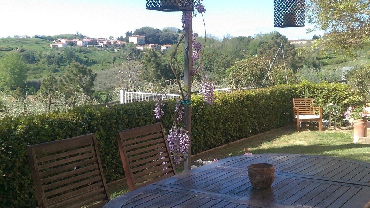 Photo of Outdoor in Lari