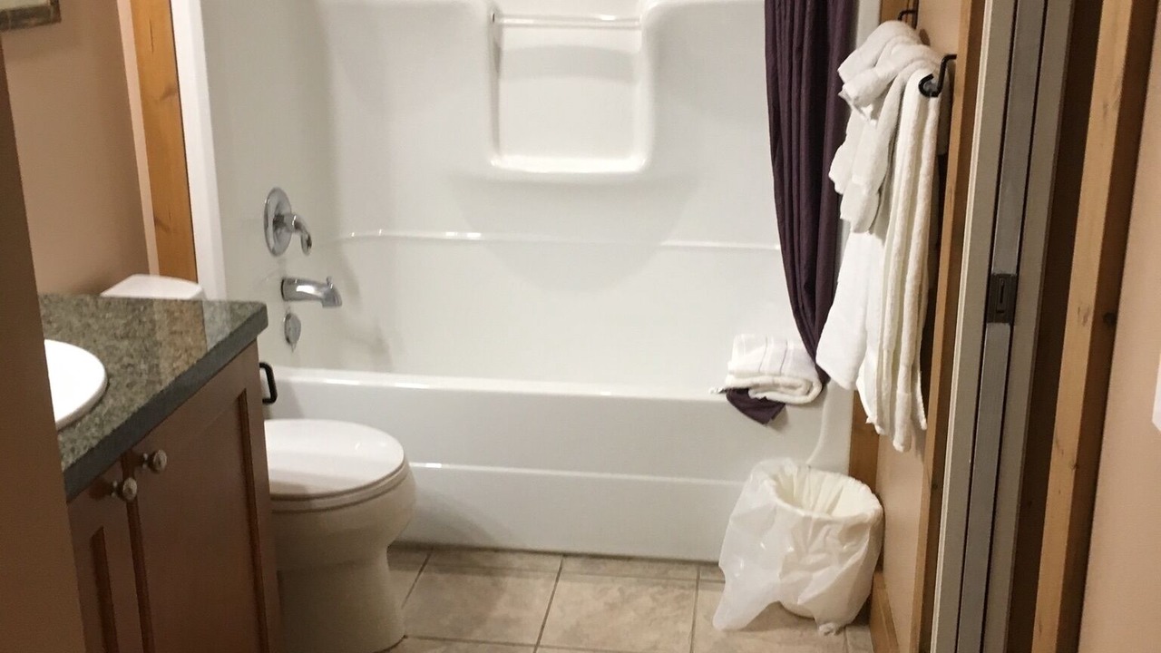 Photo of Bathroom in Osoyoos