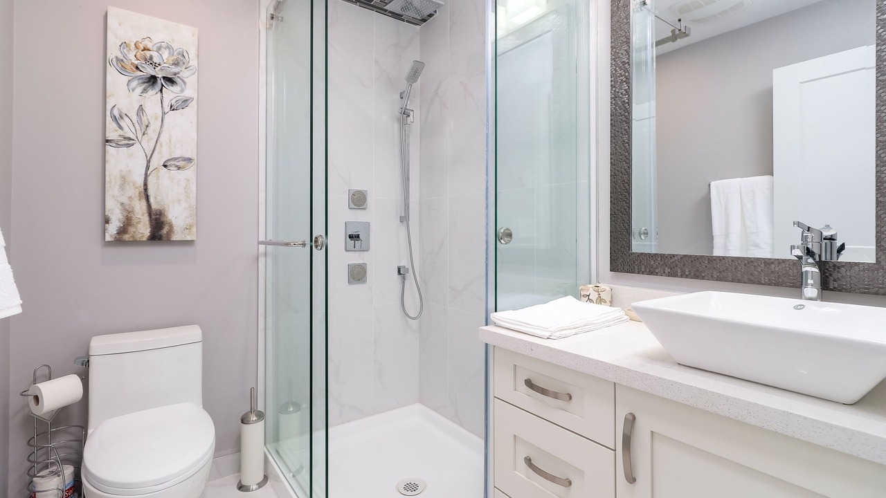 Photo of Bathroom in Hollyburn