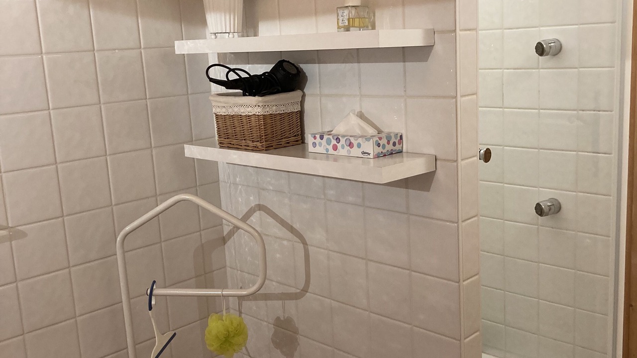Photo of Bathroom in Demi-Quartier