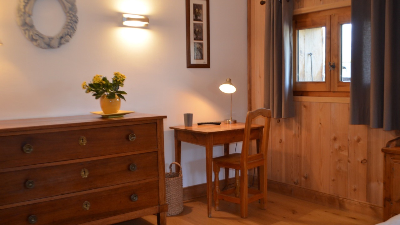 Photo of Bedroom in Demi-Quartier