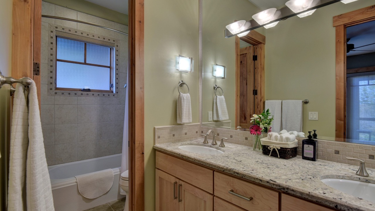 Photo of Bathroom in Tahoma