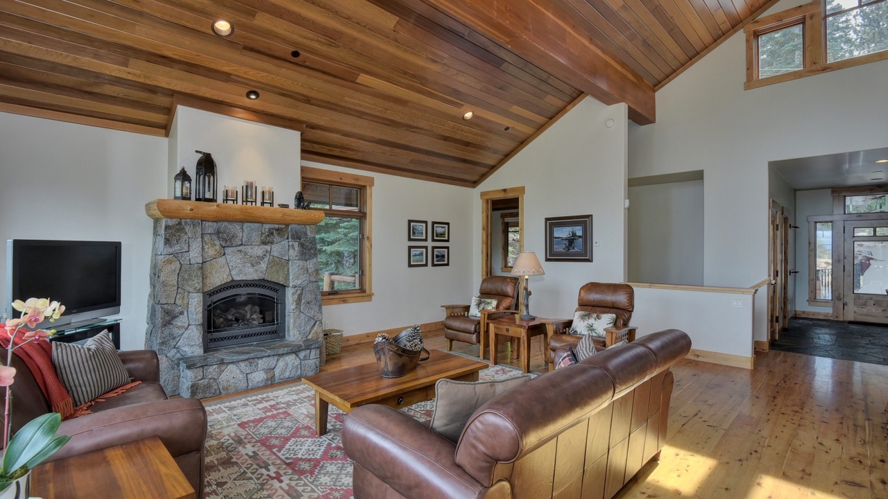 Photo of Livingroom in Tahoma