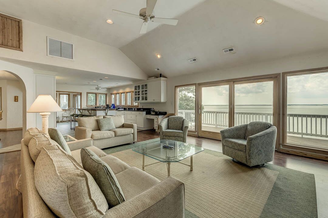 Photo of Bedroom in Monteray Shores
