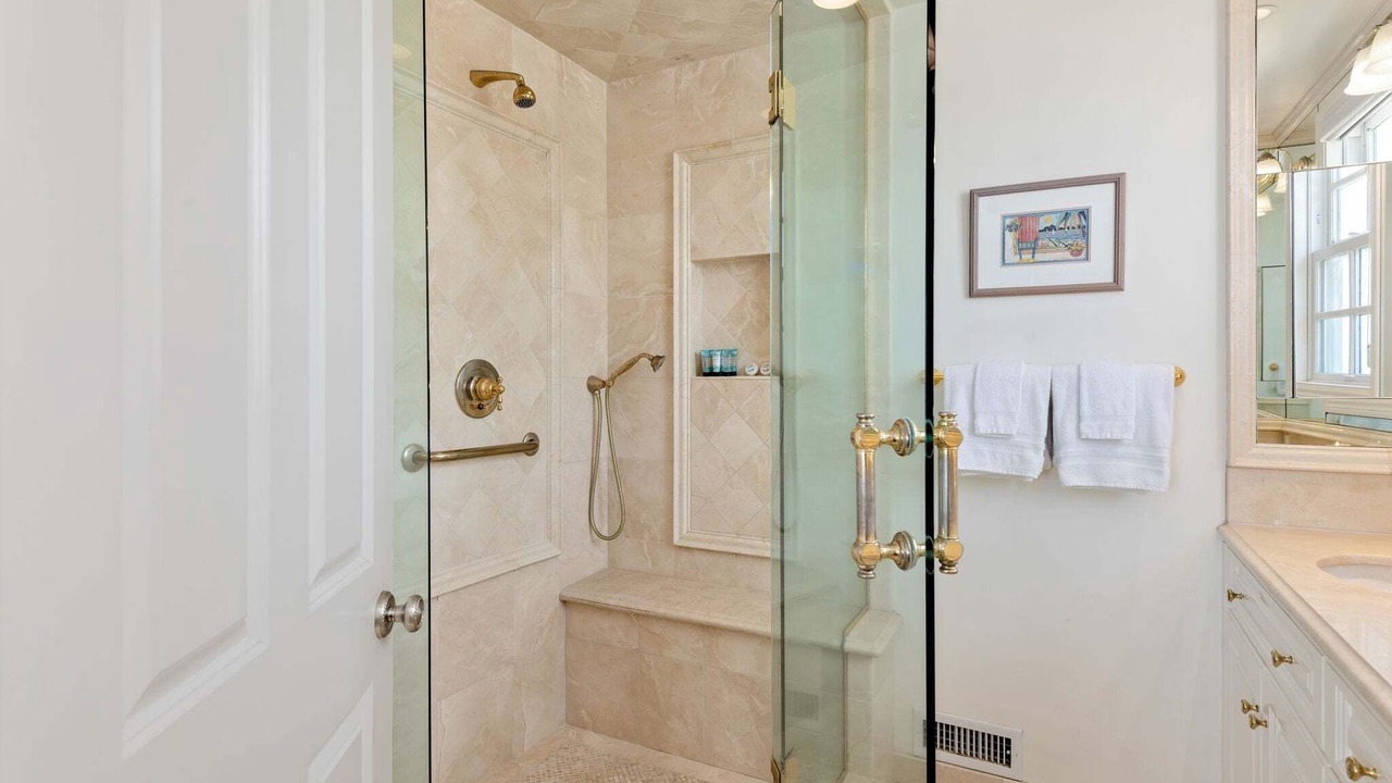 Photo of Bathroom in Toro Canyon