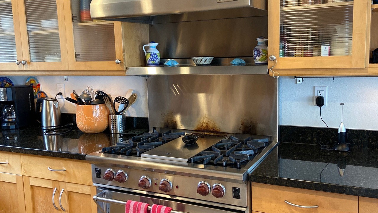 Photo of Kitchen in Faria Beach