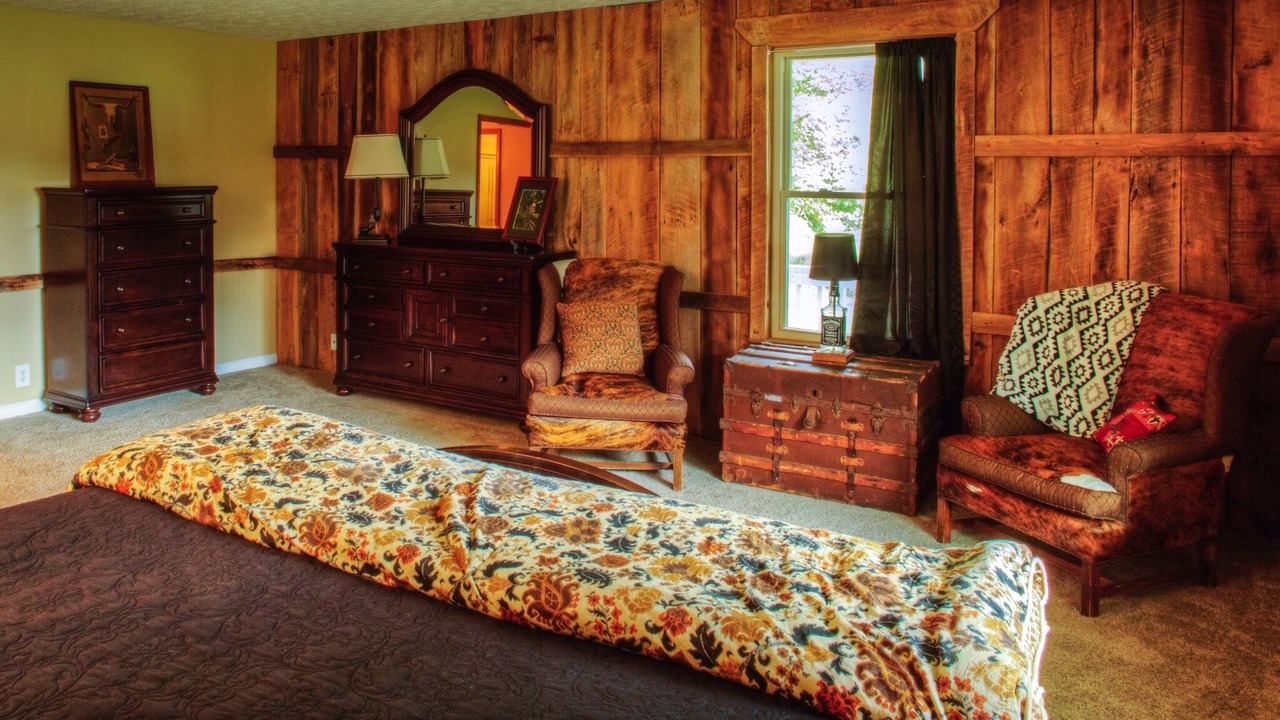 Photo of Bedroom in Hendersonville