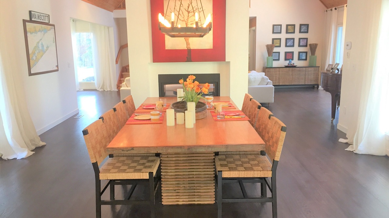 Photo of Livingroom in Wainscott Woods
