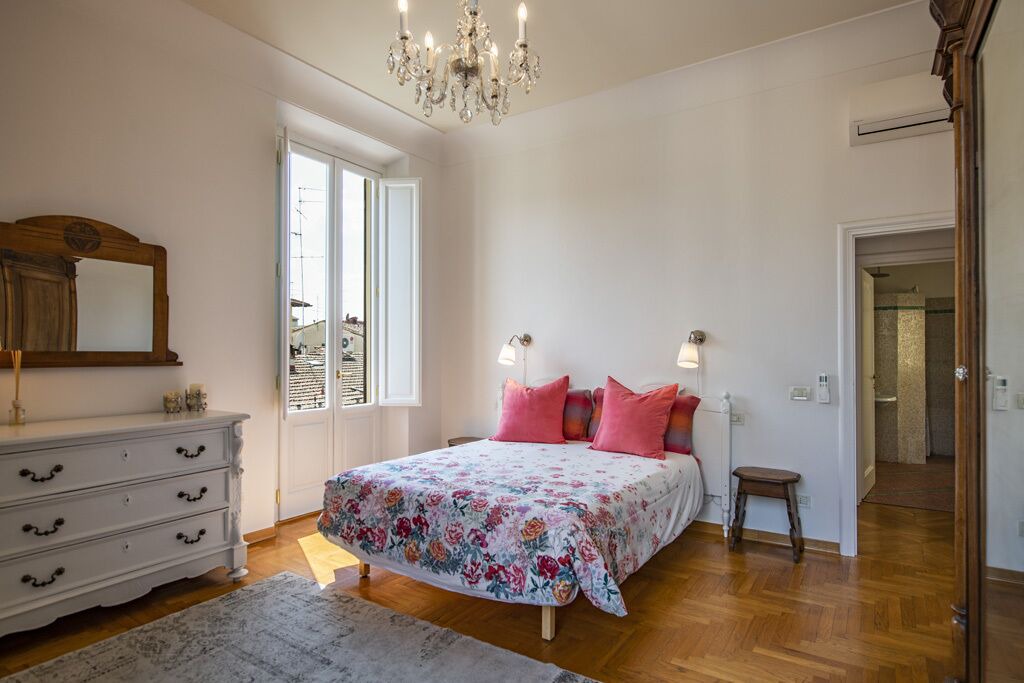 Photo of Bedroom in Lungarno del Tempio