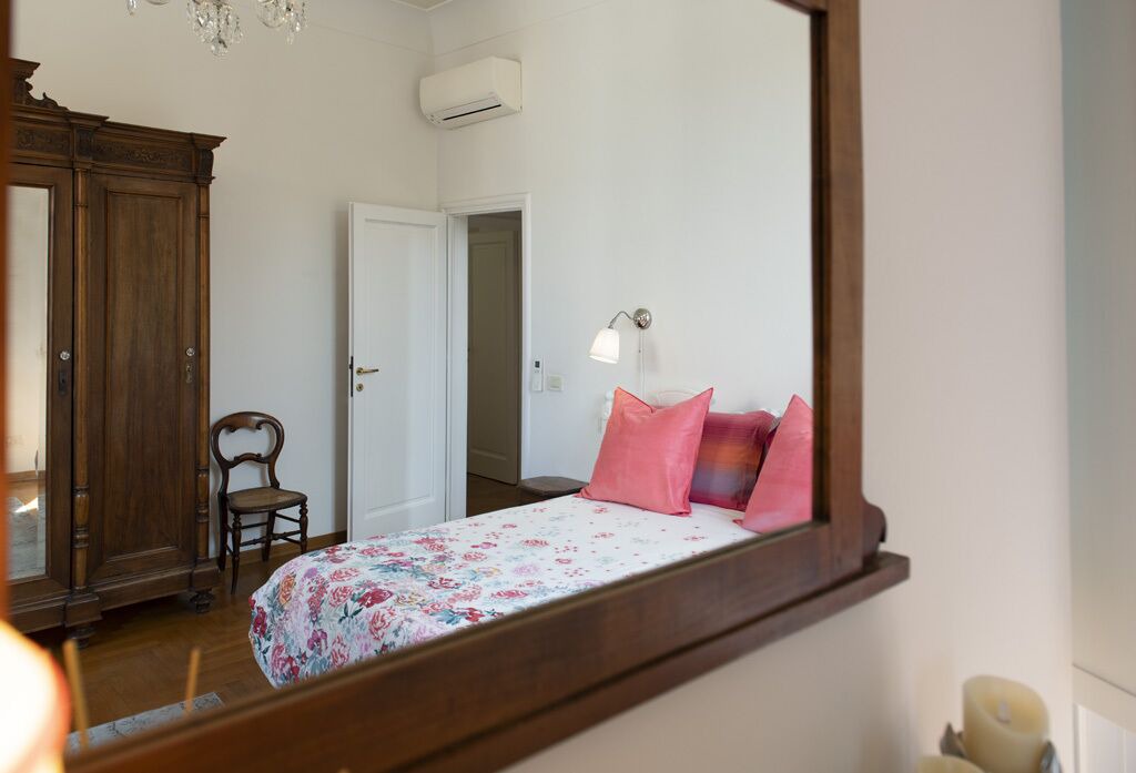 Photo of Bedroom in Lungarno del Tempio